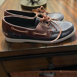 Sebago Women’s Docksider Boat Shoes Navy and Tan leather Size 8.5 Wide